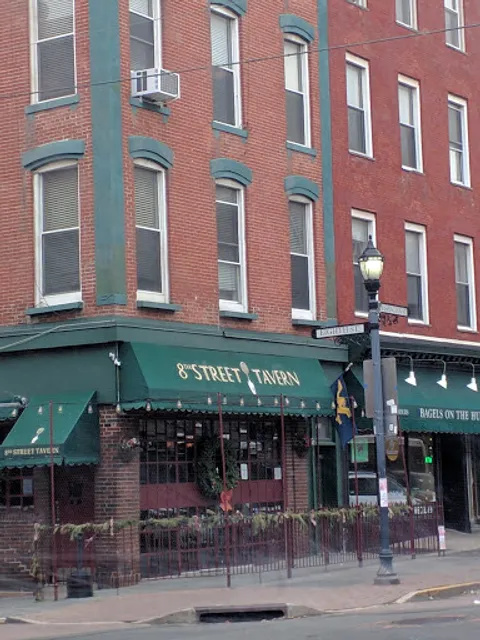 8th Street Tavern