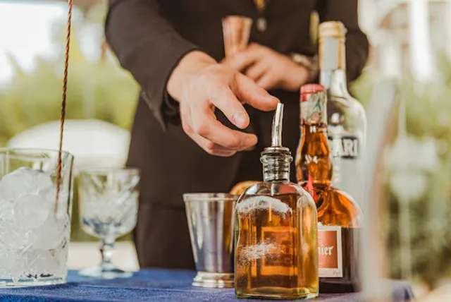 Deja Blu Bar - Fine Drinking & Gourmet