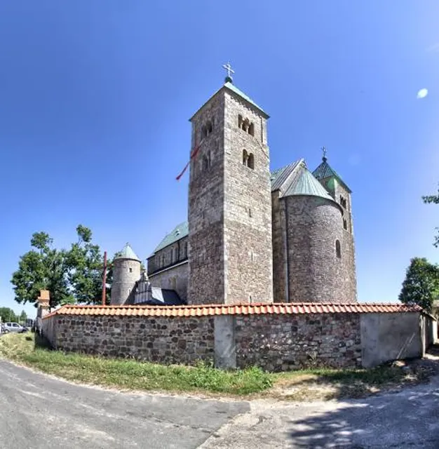 Skansen w Kwiatkówku i Grodzisko w Tumie