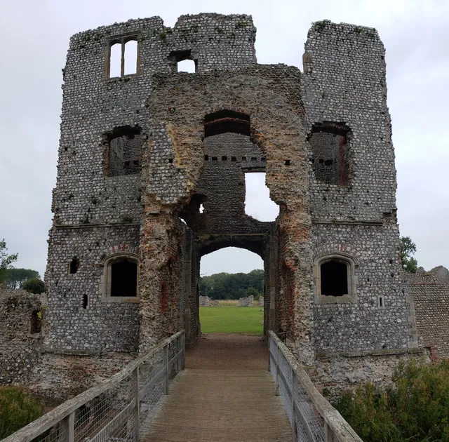 English Heritage - Baconsthorpe Castle