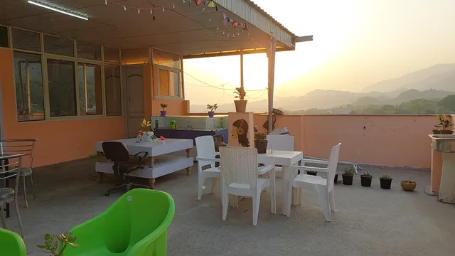 Cafe And Restaurant 24 7