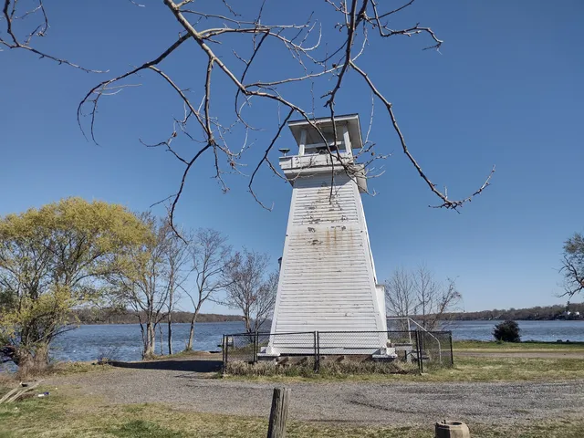 Fort Washington Lighthouse