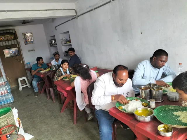 SRI MANIKANTA BOY HOSTEL &MESS