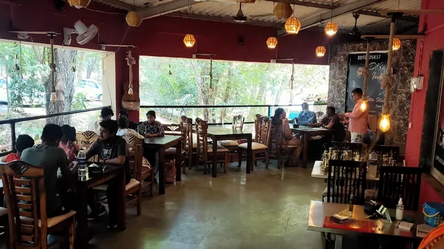 THE NEW LAKE VIEW FAMILY RESTAURANT