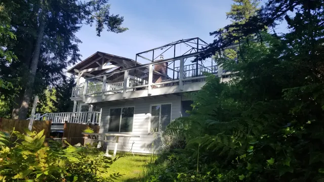 Linda's By The Lake Bed & Breakfast