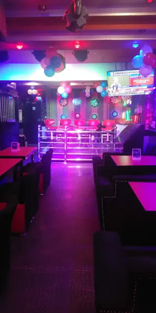 Delly Belly Lounge Bar