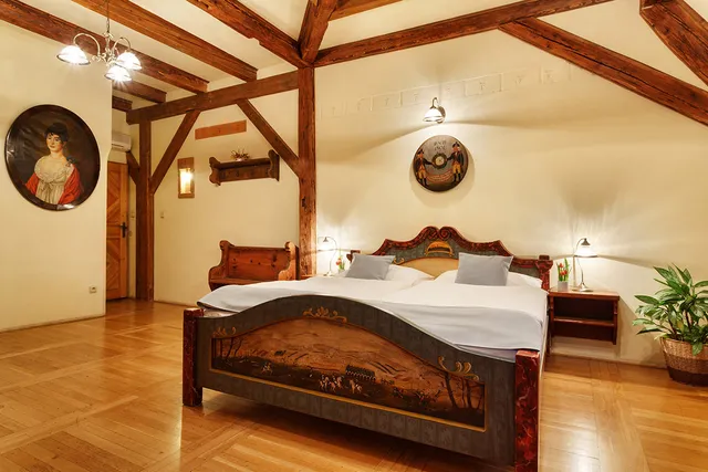 KŘIVÝ PES - PENZION, HOTEL, RESTAURACE