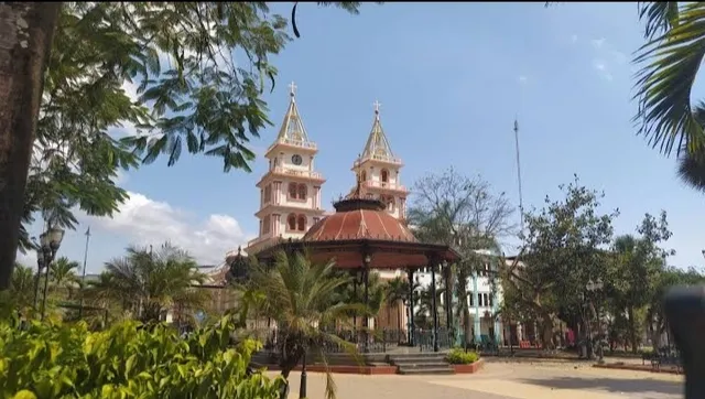 Parque Central De Jipijapa