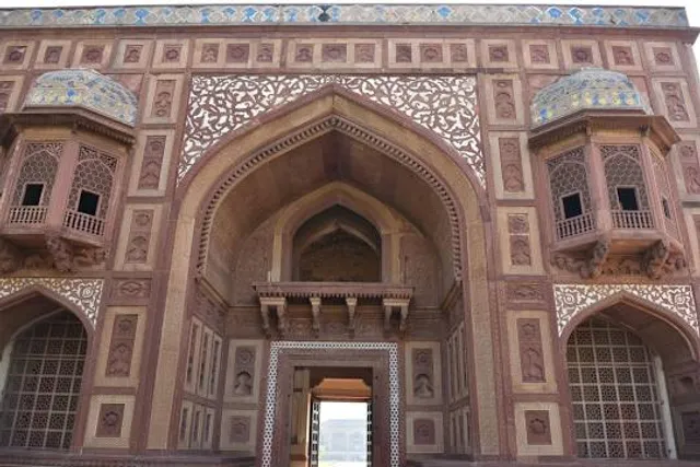 Kanch Mahal
