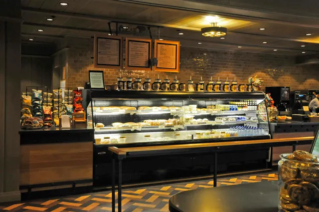 Old Faithful Inn Bear Paw Deli