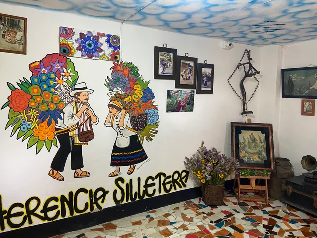 Heritage Farm Museum silletera