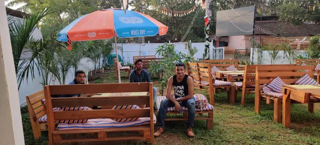 White House by Hireavilla