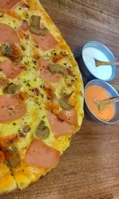 PIZZERÍA "SÚPER HORNITO"