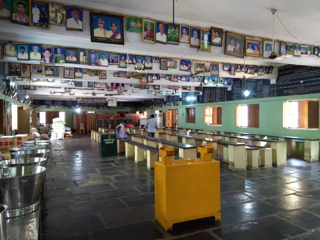 అన్నదాన సత్రం Sri Umamaheswara Nitya Annadana Samstha