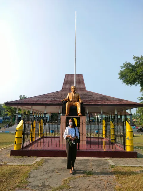 Monumen Dr. Soetomo
