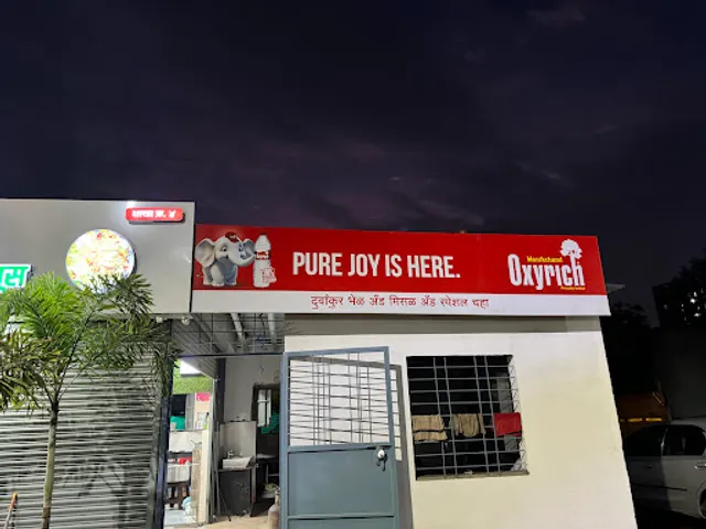 Durvankur Bhel & Misal
