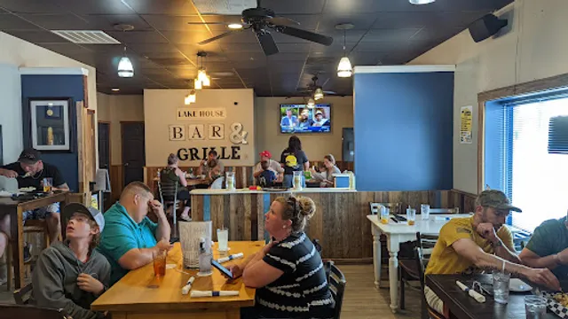 Lake House Bar & Grill