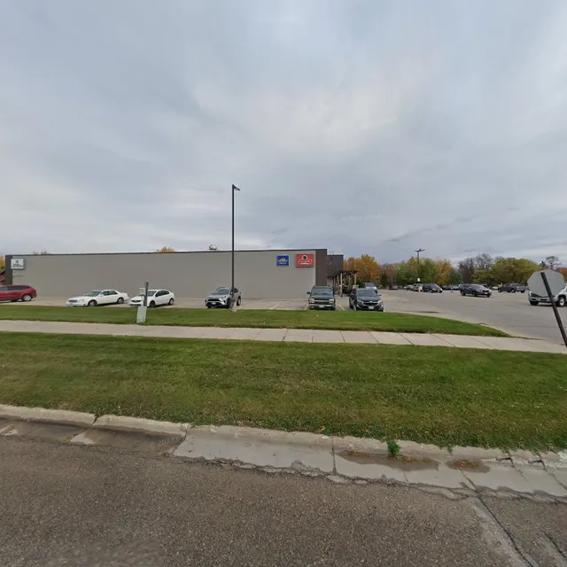 Hugo's Family Marketplace - Warroad (formerly Doug's Supermarket)