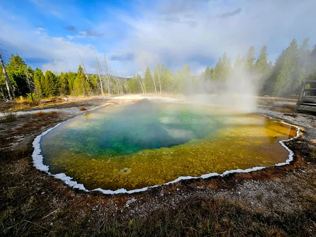 Morning Glory Pool
