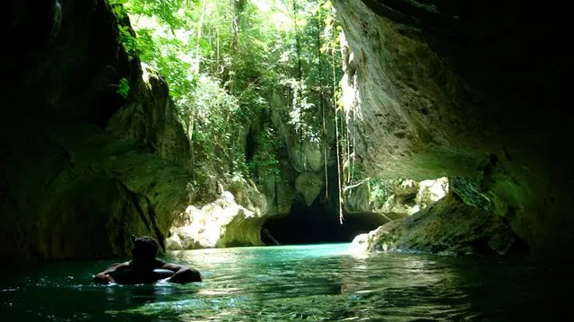 Belize Cave Tubing & Jungle Zipline