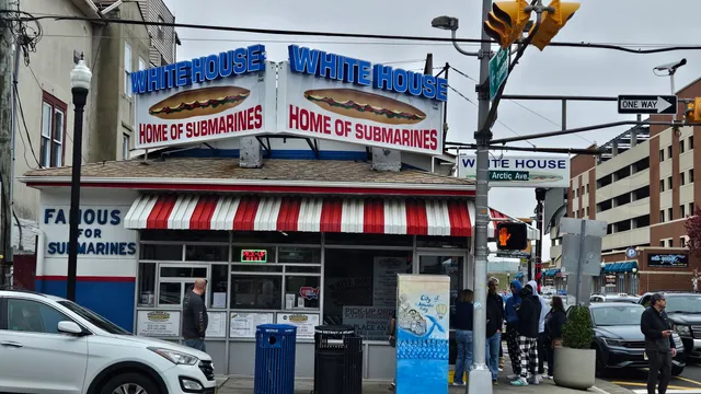 White House Subs