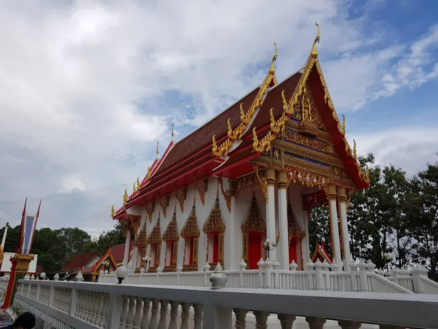 Wat Surasak Montri