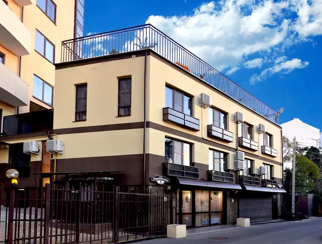 Hotel "Lermontova 8"