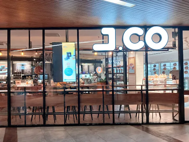JCO COFFEE & DONUTS SIDEWALK JIMBARAN