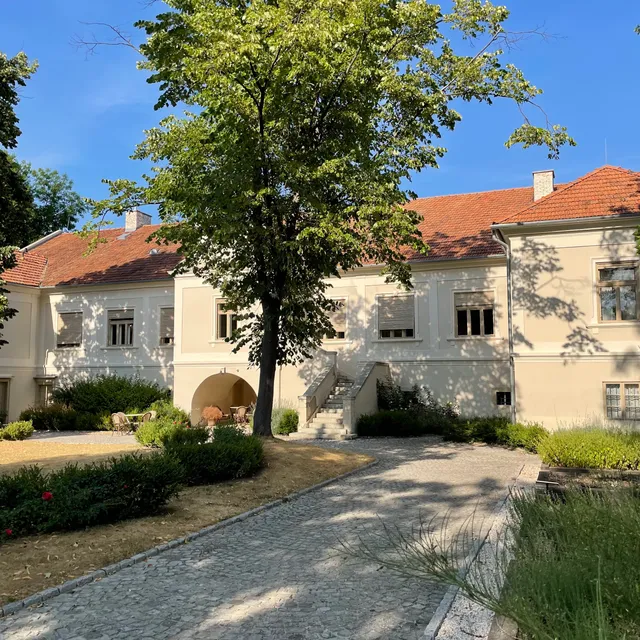 Helia-D Herba-kastély