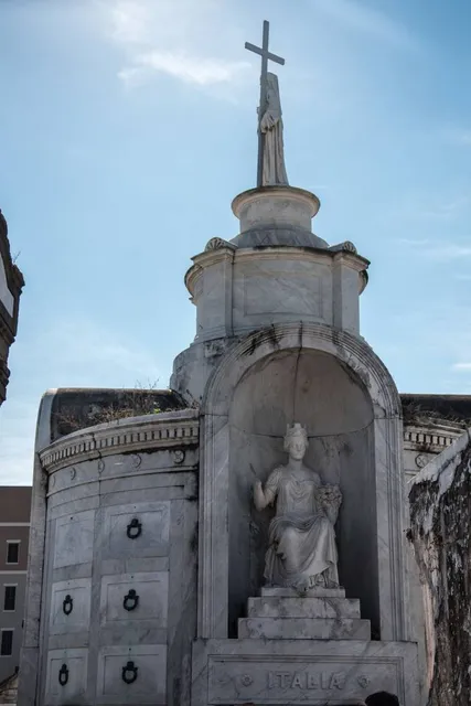 Bloody Mary's Haunted Museum & Voodoo Shop