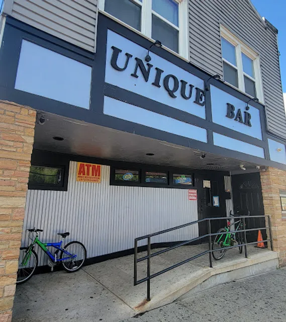 Unique Bar & Grill