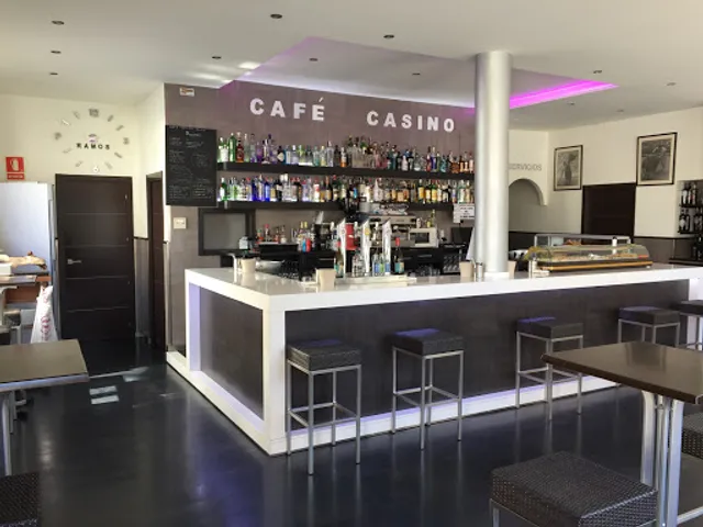 Café Casino - Bistro - Gin Club // Tapas, Vinos, Copas en Vitigudino. Comer arribes