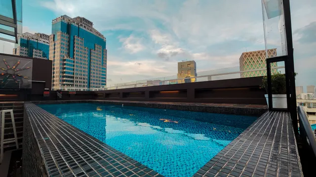 1O1 URBAN Jakarta Thamrin Hotels