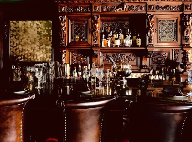 The Guild Club James