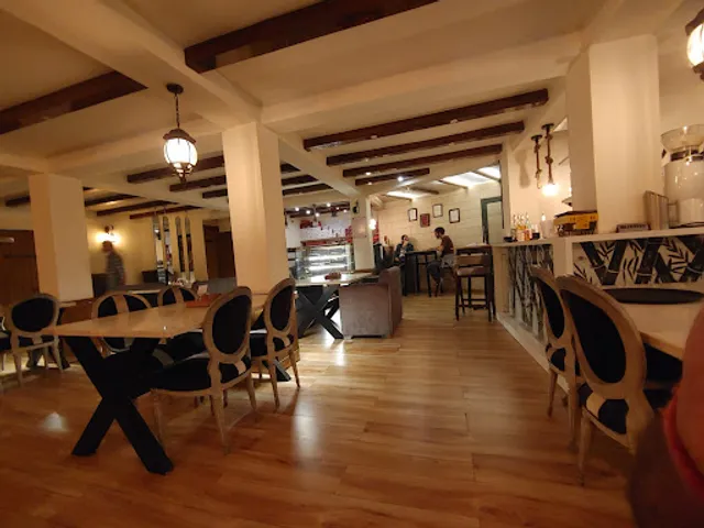 City Point Restaurant Sanjauli