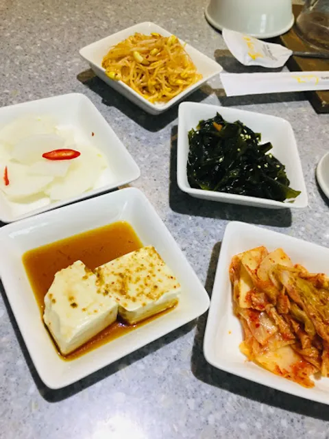 哈摩尼韓食堂-2011년에 오픈한 할머니 한식당입니다~!