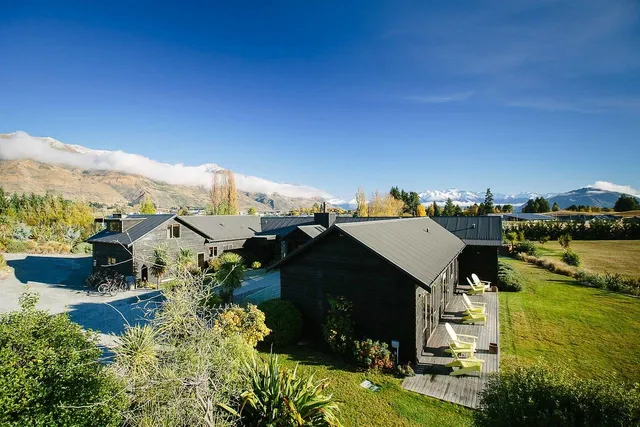 Mountain Range Lodge