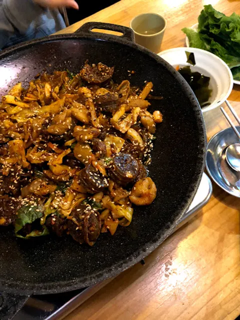 총각네곱창과 닭갈비