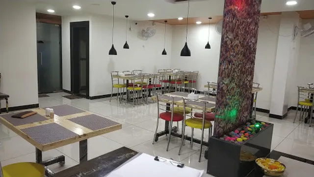 Hotel Amruta Bar & Resto