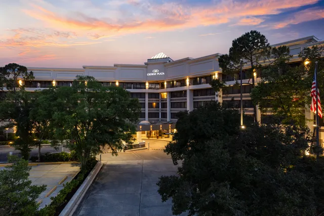 Crowne Plaza Executive Center Baton Rouge by IHG