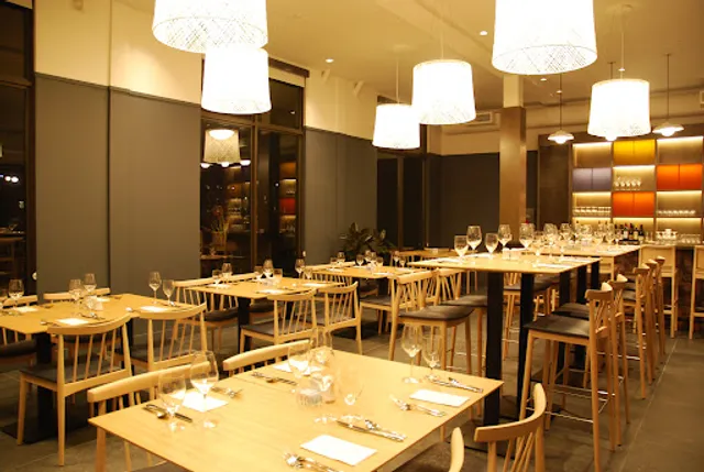 Waterfalls Restaurant & Bar