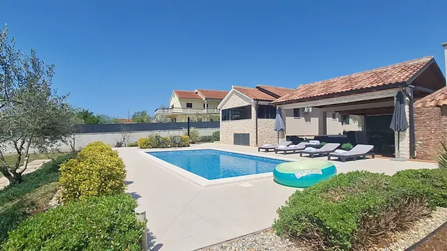 Villa Lorema - Pool&hot tube on 5600sqm private property with vineyard and olive trees