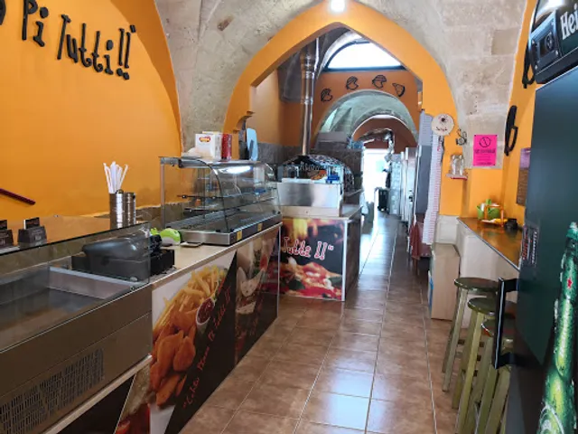 Cchiù pizza pi tutti