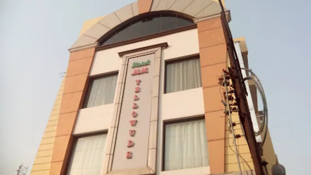 OYO 1673 Hotel MM Yellowuds