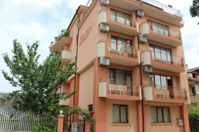 Family hotel Kostovi