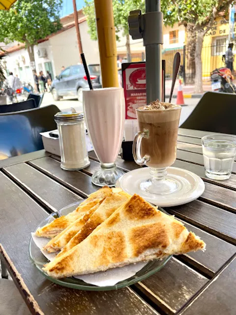 Picasso Cafeteria Restó