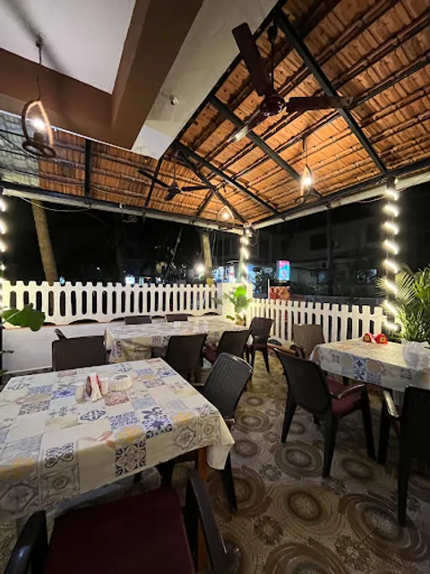 The Meeting Bar And Restaurant by Ellina