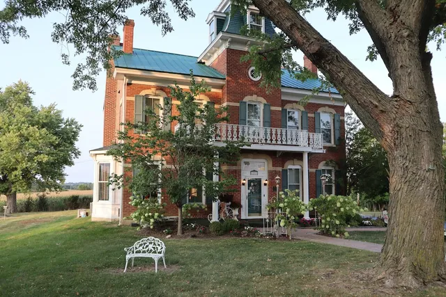 Cloran Mansion Bed and Breakfast