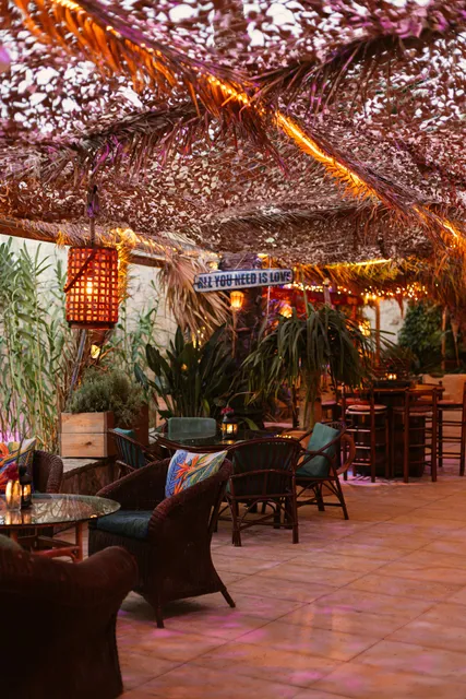 On The Beach Ibiza - Restaurante con estilo playero en Cala San Vicente