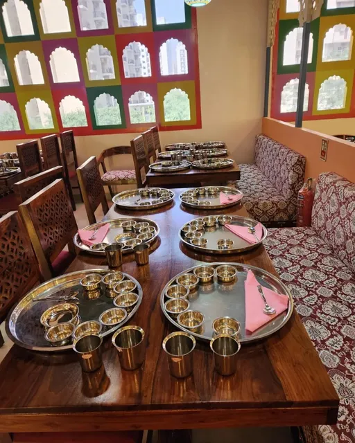Shree Navratna | Best Rajasthani Restaurants in Noida | Traditional Food